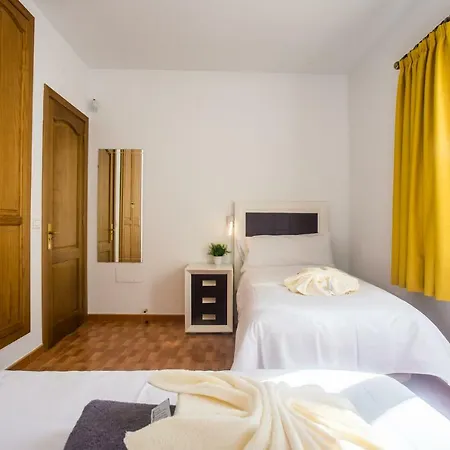 Ereza Matilde Villa *